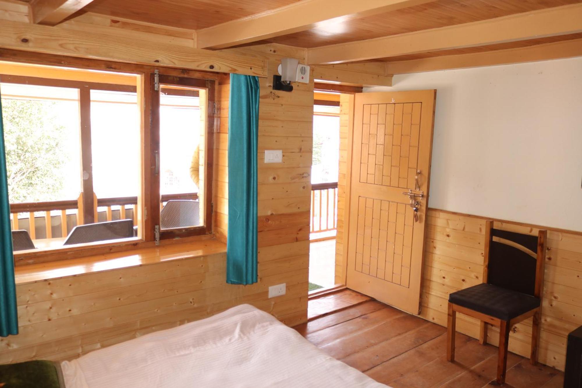 Forest Wood Cottage Manāli エクステリア 写真